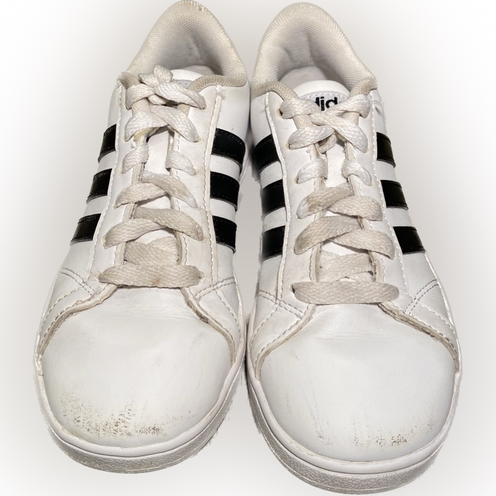 Adidas Youth Retro White And Black Sneakers Size 1